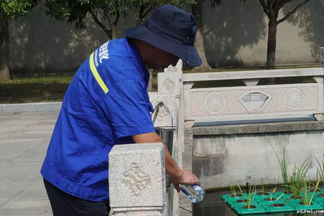 【gdjhwl新型光催化】“坚守”在汗水中闪光