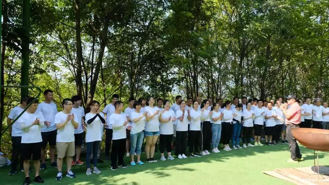 “gdjhwl新型光催化“团队为王，风雨同行”！