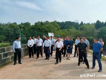 四川省人大常委会副主任杨洪波率队现场考察滴水岩饮用水水源地治理